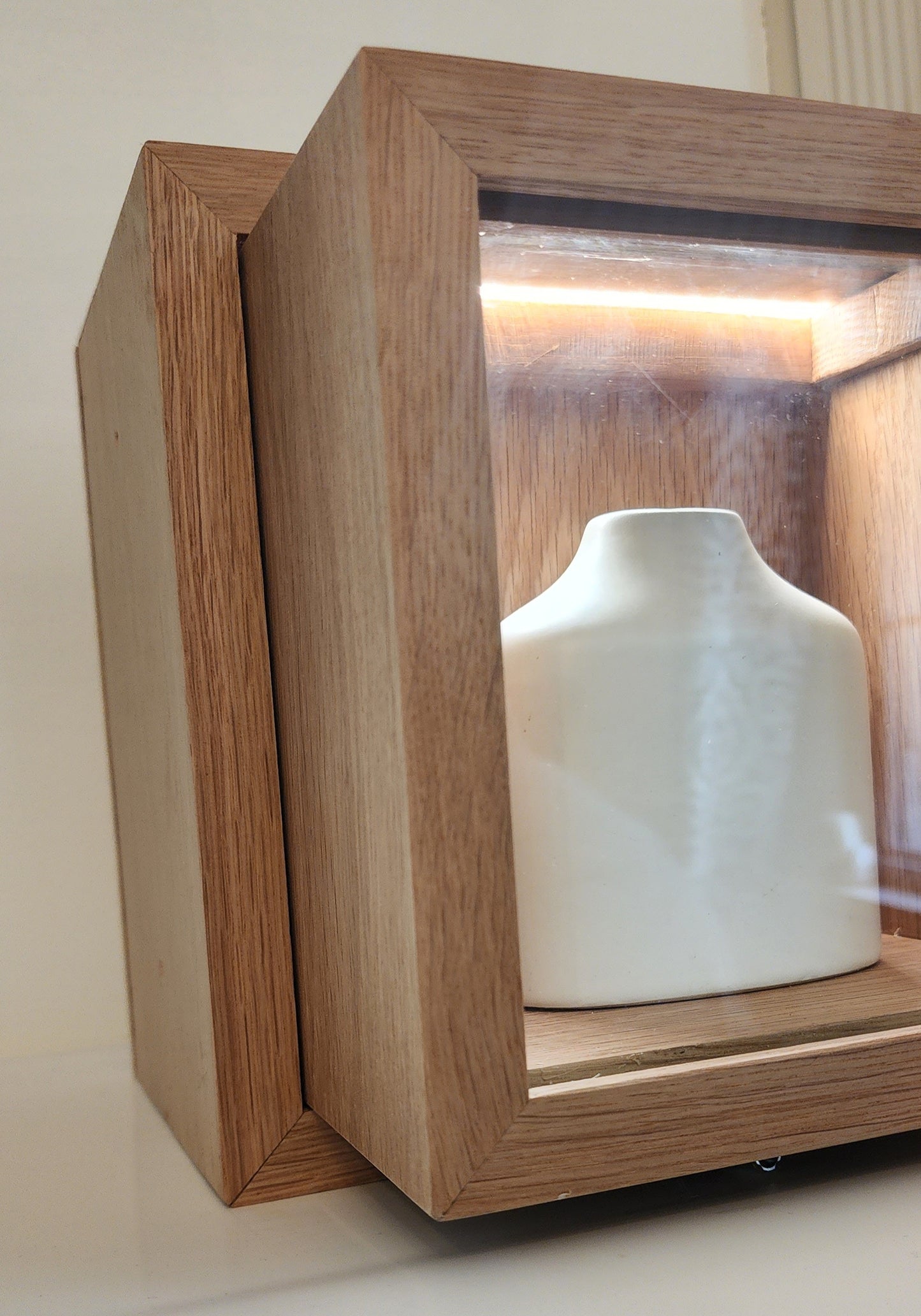 Removable Locking Recessed Display Case with Light