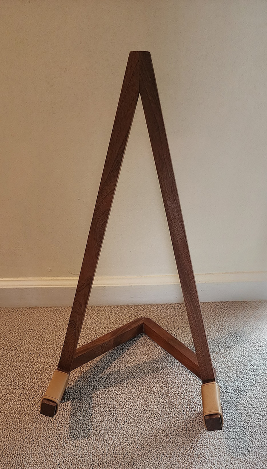 Banjo Wood Floor Stand